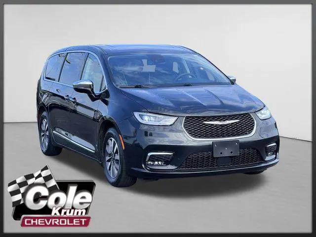 2023 Chrysler Pacifica Hybrid Limited for sale in Schoolcraft, MI