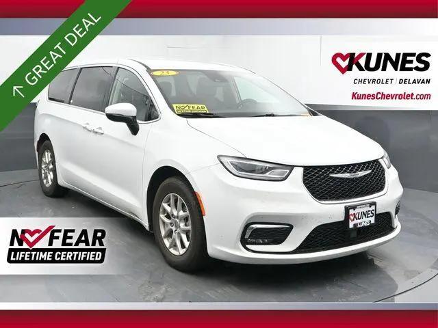 2023 Chrysler Pacifica Touring L for sale in Delavan, WI