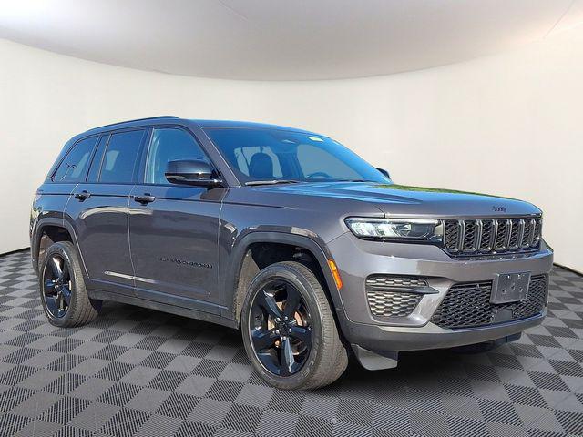 2022 Jeep Grand Cherokee Altitude 4x4 for sale in Red Lion, PA