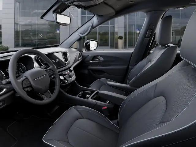 2027 Chrysler Pacifica Limited AWD