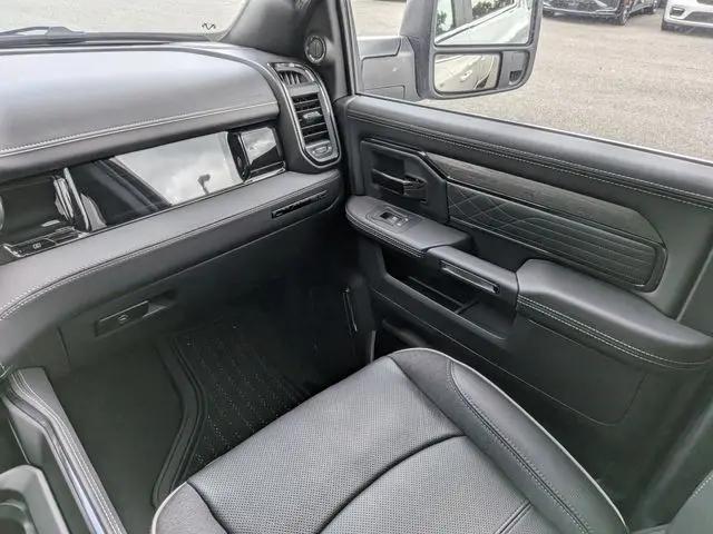 2026 Ram 3500 Limited Crew Cab 4x4 8 Box