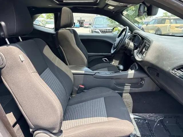 2021 Dodge Challenger SXT