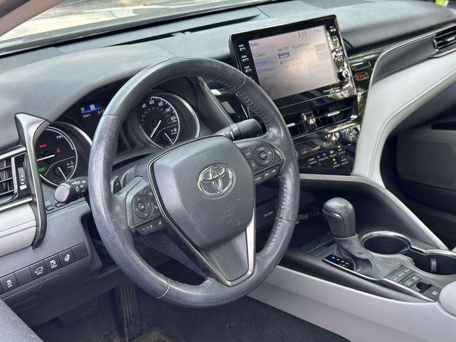 2022 Toyota Camry SE Hybrid 2022 Toyota Camry SE Hybrid