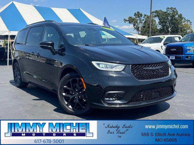 2025 Chrysler Pacifica Limited for sale in Aurora, MO