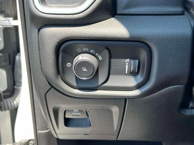 2024 Ram 1500 Laramie Crew Cab 4x4 57 Box