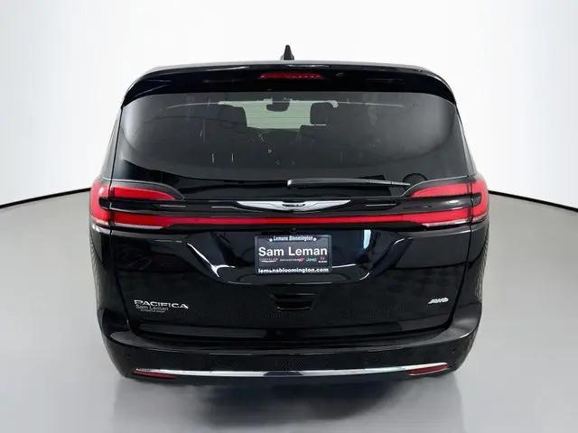2026 Chrysler Pacifica Select AWD