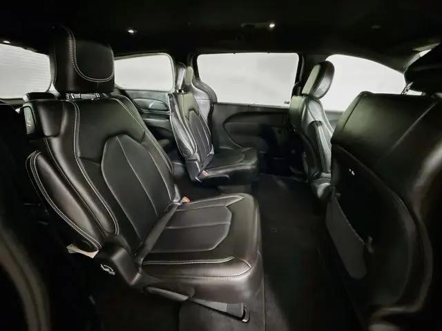 2026 Chrysler Pacifica Select AWD