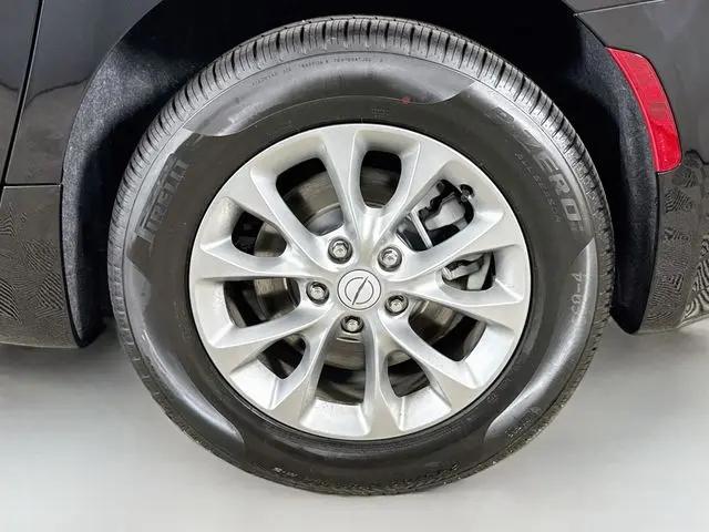 2026 Chrysler Pacifica Select AWD