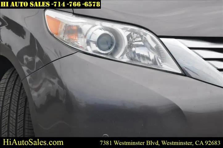 2013 Toyota Sienna XLE 7 Passenger