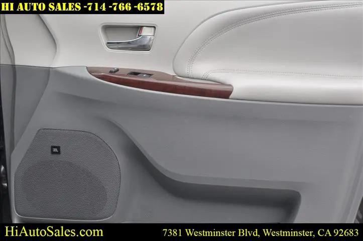 2013 Toyota Sienna XLE 7 Passenger
