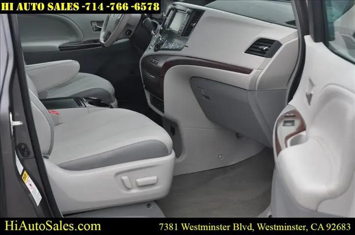 2013 Toyota Sienna XLE 7 Passenger