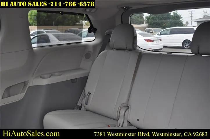 2013 Toyota Sienna XLE 7 Passenger