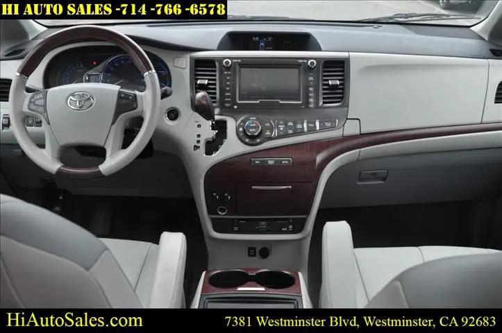 2013 Toyota Sienna XLE 7 Passenger