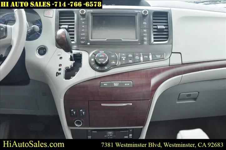 2013 Toyota Sienna XLE 7 Passenger