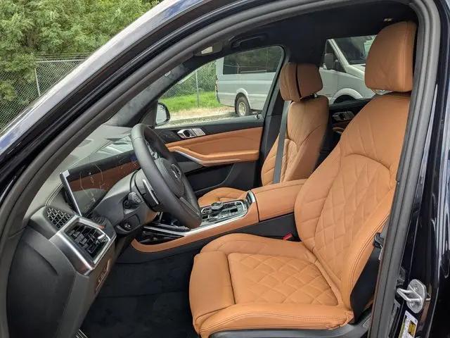 2027 BMW X7 xDrive40i