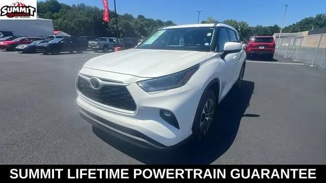 2021 Toyota Highlander XLE for sale in Akron, OH
