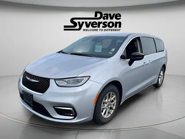 2024 Chrysler Pacifica Touring L for sale in Albert Lea, MN