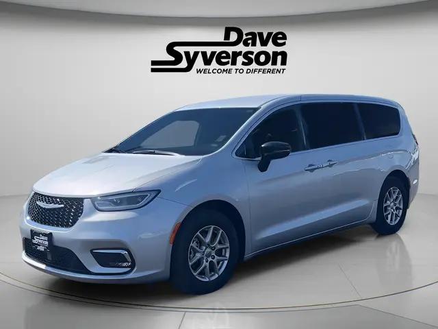2024 Chrysler Pacifica Touring L for sale in Albert Lea, MN