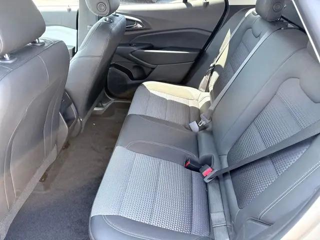 2025 Chevrolet Trax FWD LT
