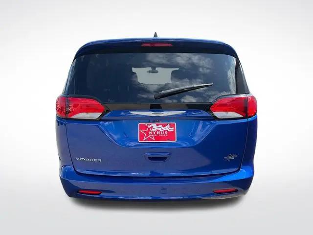 2021 Chrysler Voyager LX