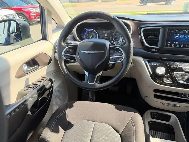 2021 Chrysler Voyager LX