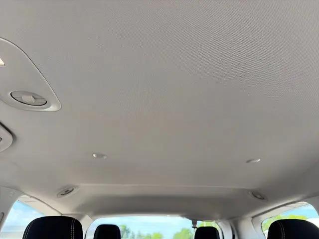 2021 Chrysler Voyager LX