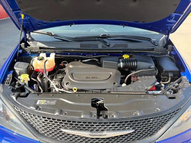 2021 Chrysler Voyager LX