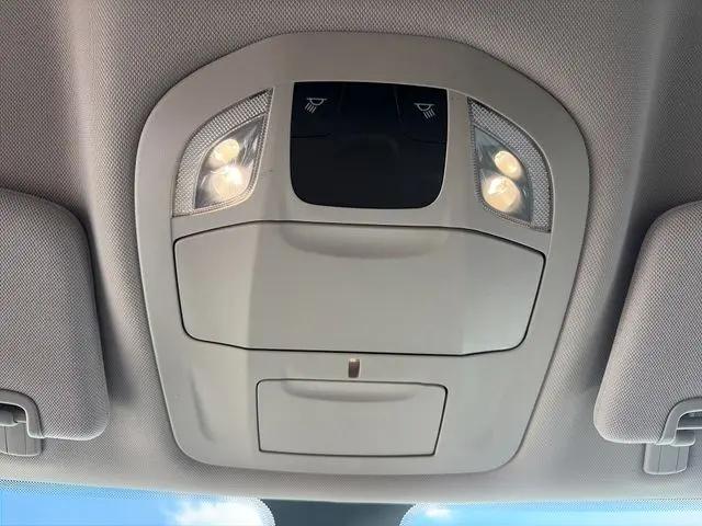 2021 Chrysler Voyager LX