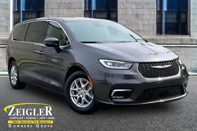 2023 Chrysler Pacifica Touring L for sale in Downers Grove, IL