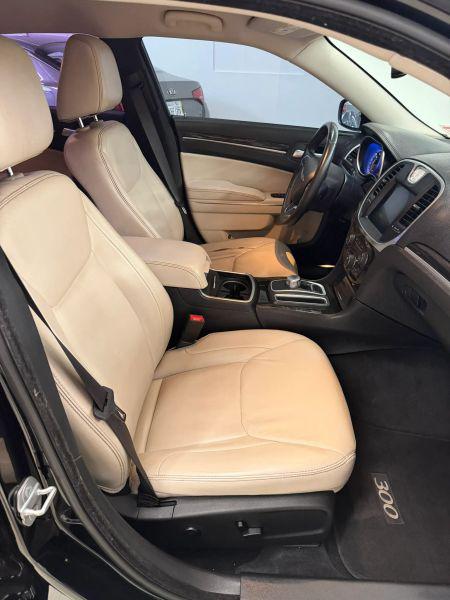2015 Chrysler 300 Limited