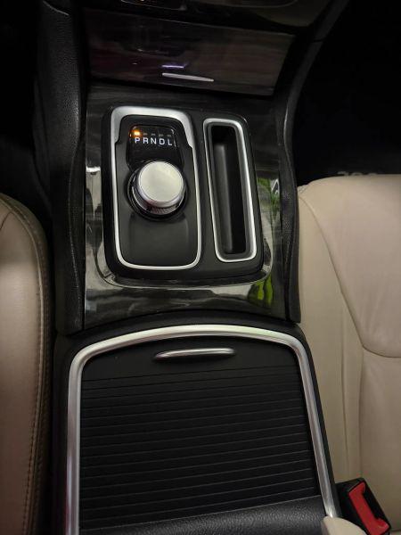 2015 Chrysler 300 Limited