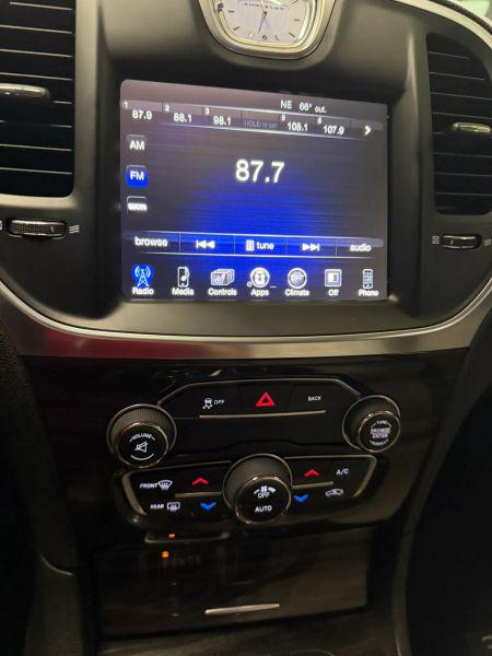 2015 Chrysler 300 Limited
