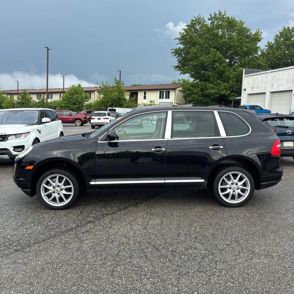 2010 Porsche Cayenne Base