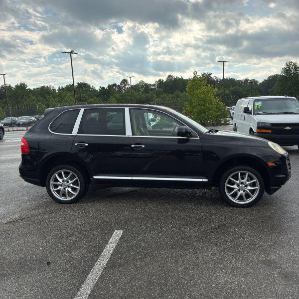 2010 Porsche Cayenne Base