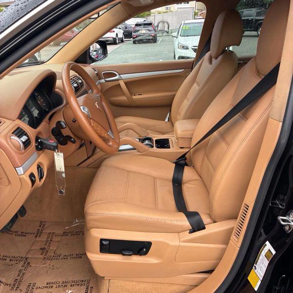 2010 Porsche Cayenne Base