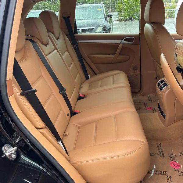 2010 Porsche Cayenne Base