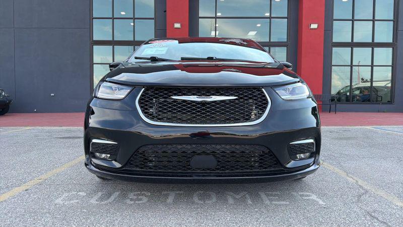 2024 Chrysler Pacifica Touring