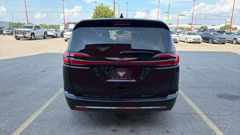 2024 Chrysler Pacifica Touring