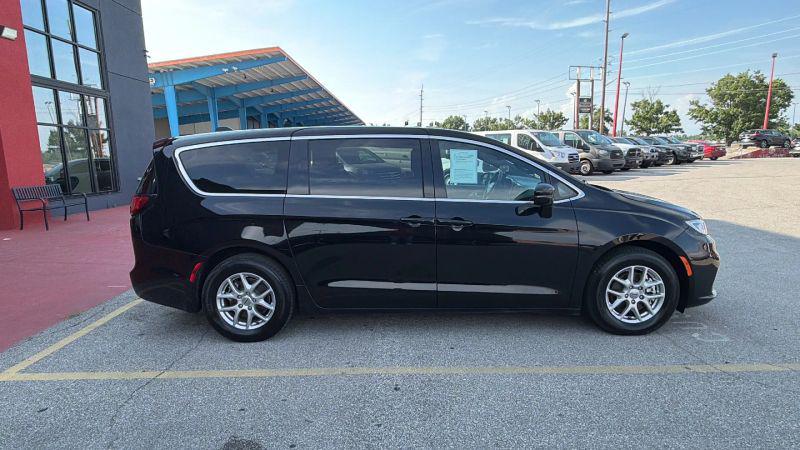 2024 Chrysler Pacifica Touring