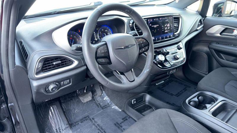 2024 Chrysler Pacifica Touring