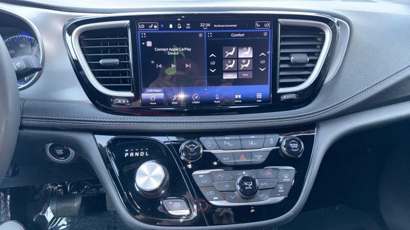 2024 Chrysler Pacifica Touring