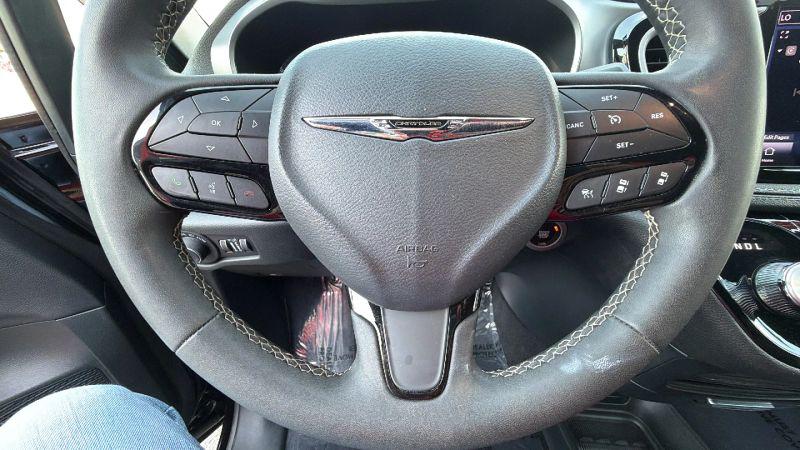2024 Chrysler Pacifica Touring