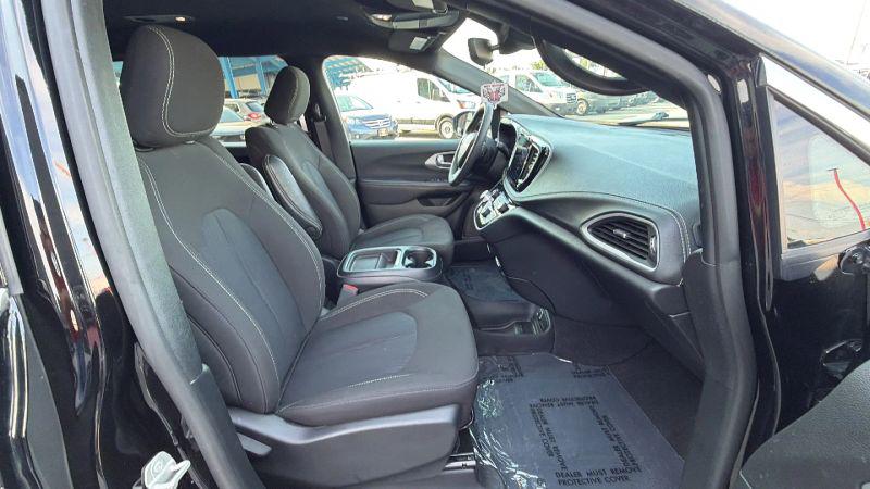 2024 Chrysler Pacifica Touring