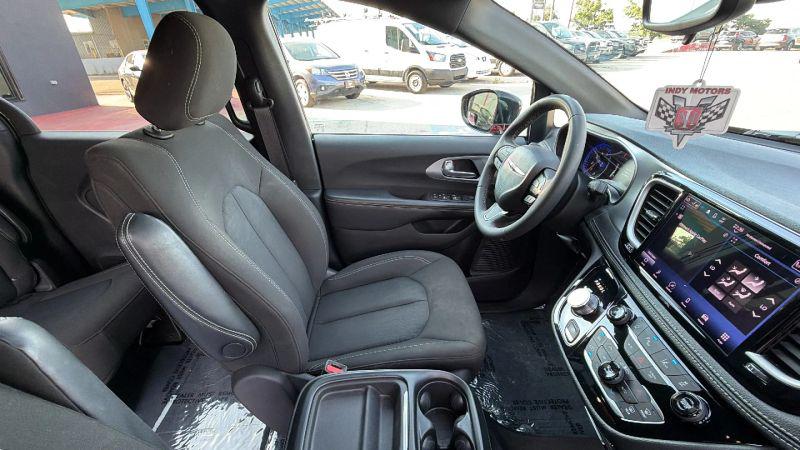 2024 Chrysler Pacifica Touring
