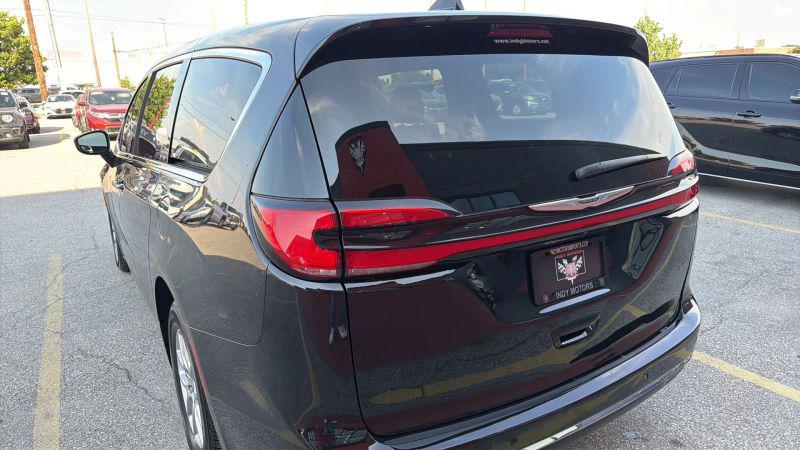 2024 Chrysler Pacifica Touring