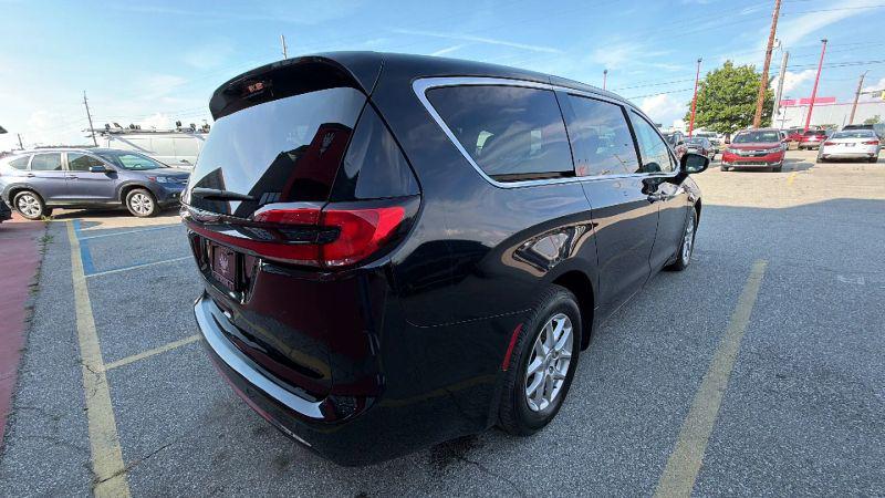 2024 Chrysler Pacifica Touring