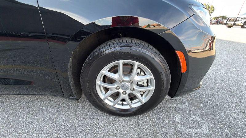 2024 Chrysler Pacifica Touring