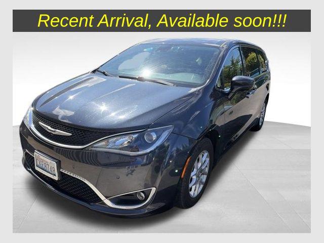 2020 Chrysler Pacifica Touring for sale in Shoreline, WA