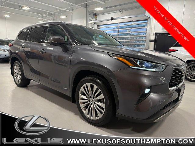 2023 Toyota Highlander Hybrid Platinum for sale in Southampton, NY