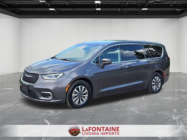 2022 Chrysler Pacifica Hybrid Touring L